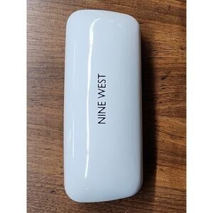 Nine West Ladies Hard Clamshell Eye Glass Sunglass Case White Black Interior 6"